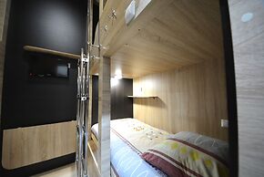 Capsule hotel ALOHA