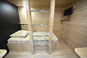 Capsule hotel ALOHA