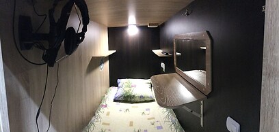 Capsule hotel ALOHA