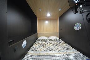 Capsule hotel ALOHA