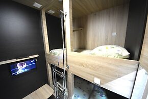 Capsule hotel ALOHA