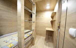 Capsule hotel ALOHA