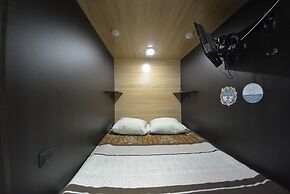 Capsule hotel ALOHA