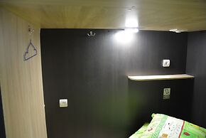 Capsule hotel ALOHA