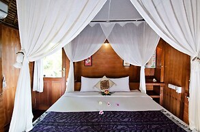 Lumbung Bali Huts