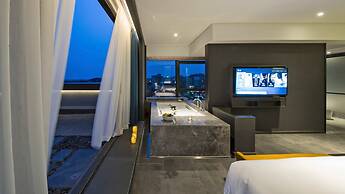 Lucid Xixi Hotel