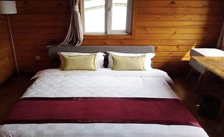 Yun Ju Courtyard Apartment