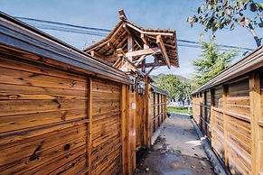 Yun Ju Courtyard Apartment