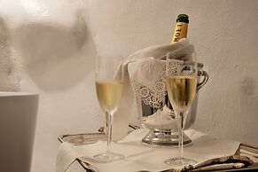 Abelis Canava Luxury Suites - Adults Only