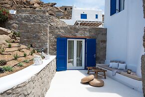 Argiro's Gorgeous Studio In Cycladic