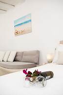 Argiro's Gorgeous Studio In Cycladic