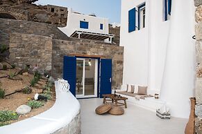 Argiro's Gorgeous Studio In Cycladic