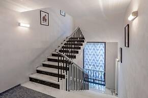 Seasons Boutique Hotel