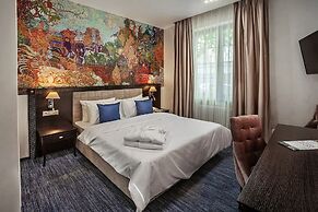 Seasons Boutique Hotel