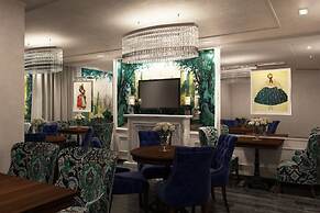 Seasons Boutique Hotel