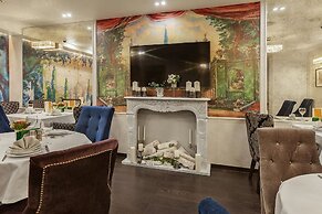 Seasons Boutique Hotel