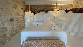 Eight Dimensions Capari Suites Elafonisos