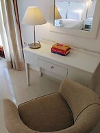 Eight Dimensions Capari Suites Elafonisos