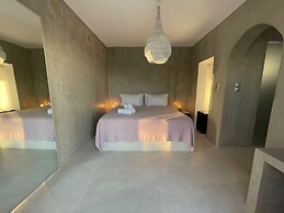 Eight Dimensions Capari Suites Elafonisos