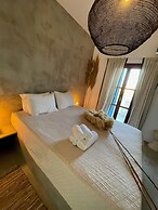 Eight Dimensions Capari Suites Elafonisos