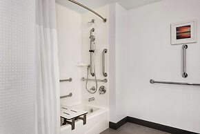 Hampton Inn Brooklyn Park