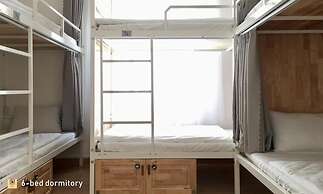 All Aboard Hostel & Cafe