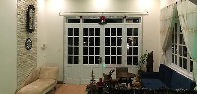 All Aboard Hostel & Cafe