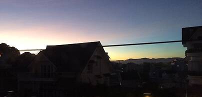 All Aboard Hostel & Cafe