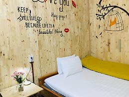 Green Hill Hostel & Homestay