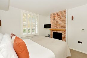 Superior St Christophers Place