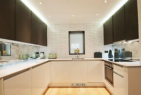 Superior St Christophers Place