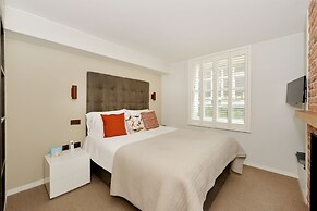 Superior St Christophers Place