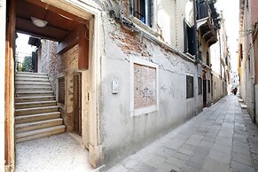 Venetian Apartment Accademia Dorsoduro District