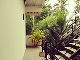 Lara's Place Unawatuna