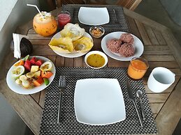 Lara's Place Unawatuna