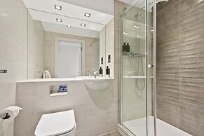 Roomzzz London Stratford