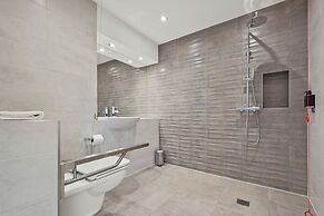 Roomzzz London Stratford