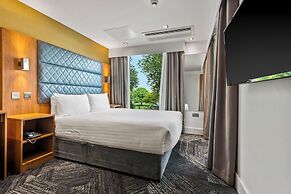 Roomzzz London Stratford