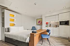 Roomzzz London Stratford