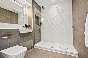 Roomzzz London Stratford