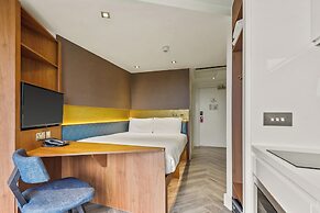 Roomzzz London Stratford