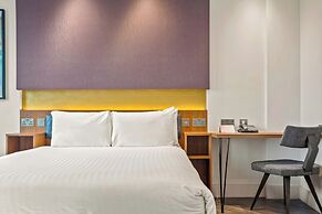 Roomzzz London Stratford