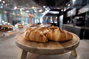 Roomzzz London Stratford