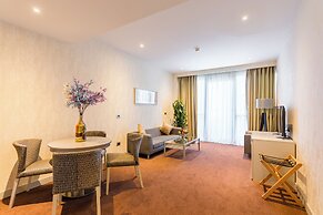 The Grand Gloria Hotel