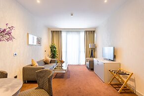 The Grand Gloria Hotel