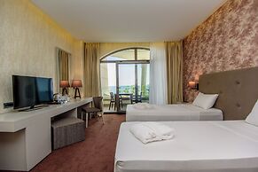 The Grand Gloria Hotel