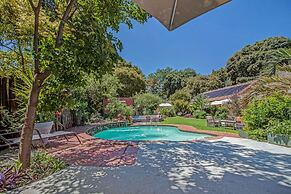 Sitatunga Guest Lodge & Transfers