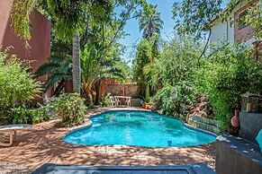 Sitatunga Guest Lodge & Transfers