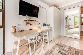 Sitatunga Guest Lodge & Transfers