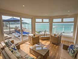 Beachside Apartment On The Beach